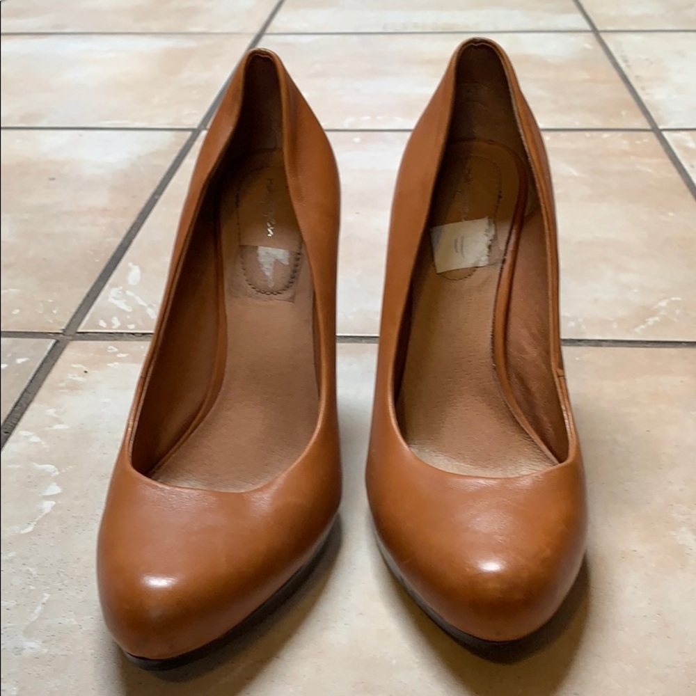 Size 11 Halogen brown pumps